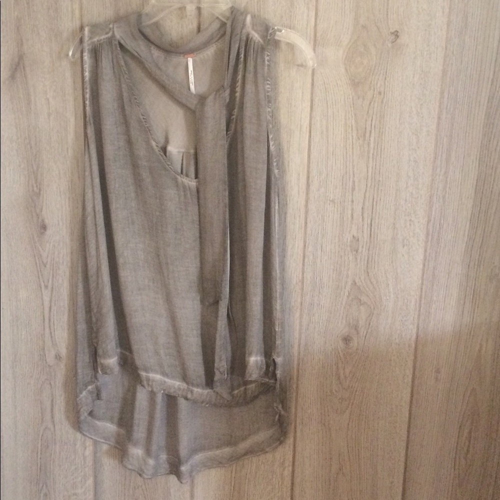 FREE PEOPLE SLEEVELESS TOP